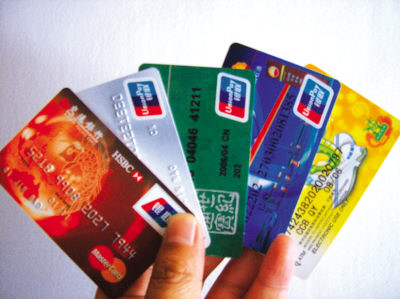 信用卡可用额度突然少了还能借吗，原来是这么回事！