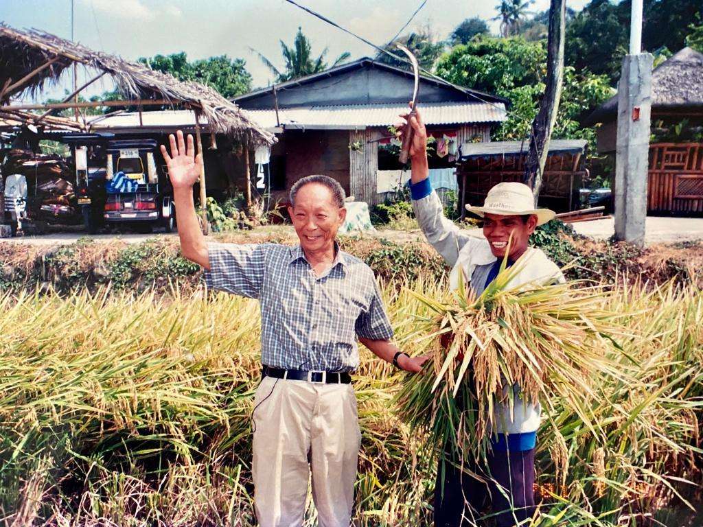 袁隆平逝世一周年：风吹过稻田，我想您了